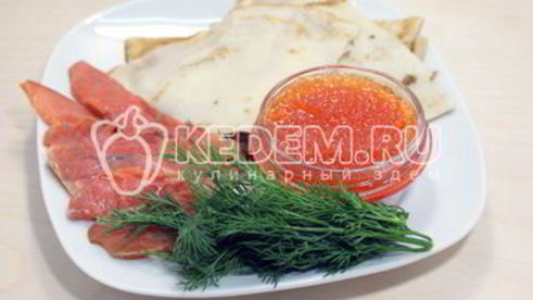 блины с семгой и икрой