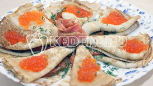 блины с семгой и икрой