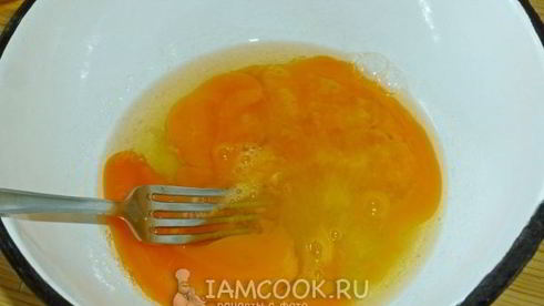 блины с творогом, обжаренные на сливочном масле