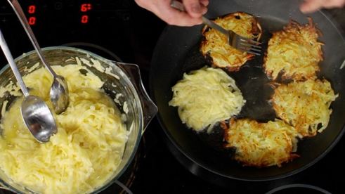 форель с картофельными блинчиками