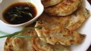 Китайские блинчики из зеленого лука