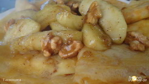 миндальные блины с карамелизированными яблоками