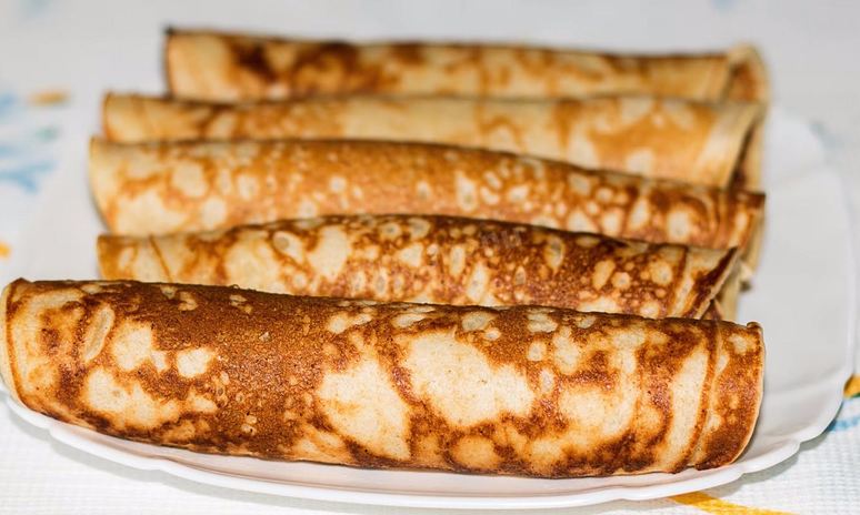 Рецепт скороспелых блинов пухлячки на сметане