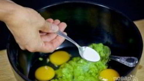 воздушные блинчики из кабачков с зеленью