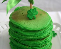 Зеленые панкейки ко дню Патрика