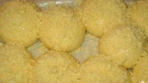 булочка с посыпкой