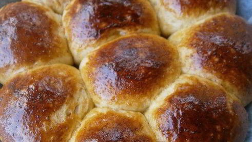 булочки на фруктовом соке с персиковой глазурью