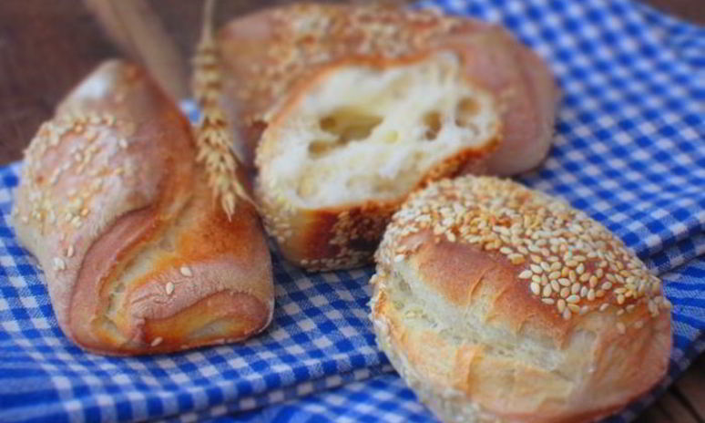 Рецепт булочек на йогурте с кунжутом