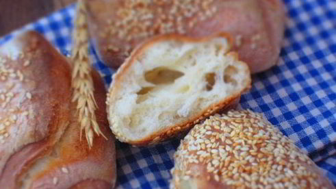 булочки на йогурте с кунжутом