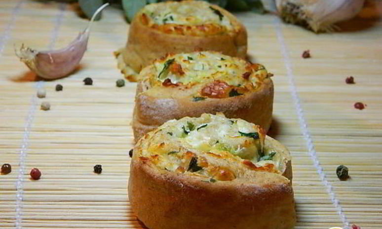 Рецепт булочек с брынзой ароматные