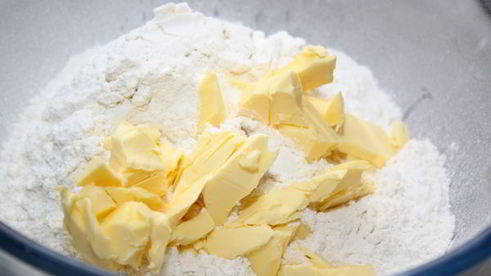 булочки с изюмом