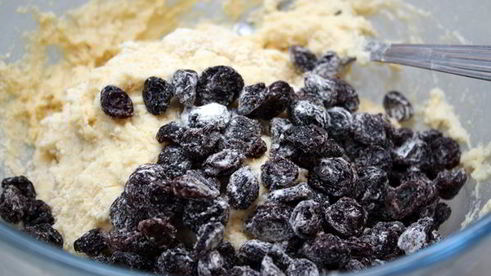 булочки с изюмом