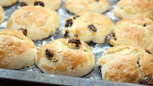 булочки с изюмом