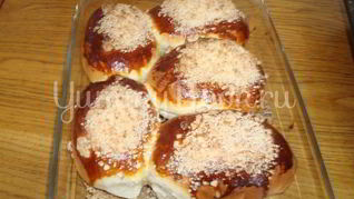 Булочки с сухофруктами