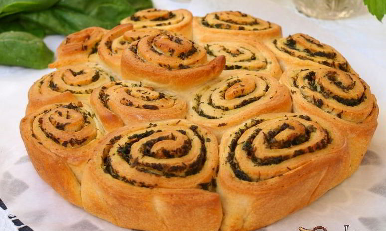 Рецепт булочек с зеленым соусом