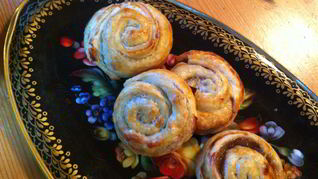 Булочки Улитки с корицей из слоеного теста