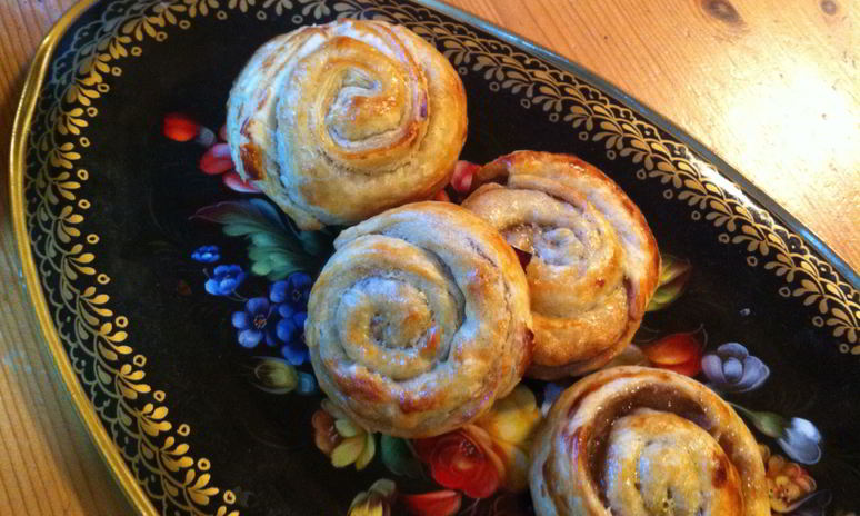 Рецепт булочек улитки с корицей из слоеного теста