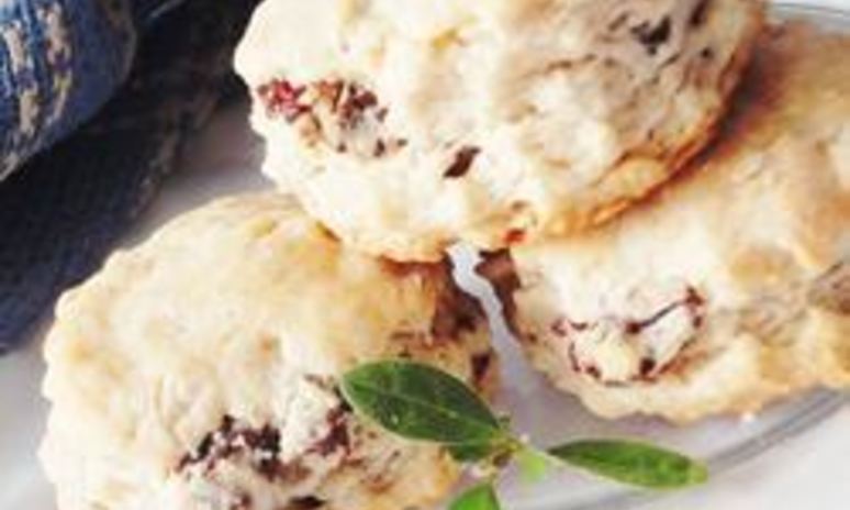 Рецепт быстрых сметанных булочек с изюмом и корицей