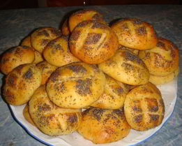 Чесночные булочки с маком