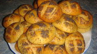 Чесночные булочки с маком