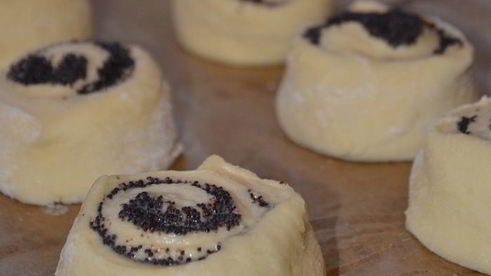 дрожжевые булочки с маком