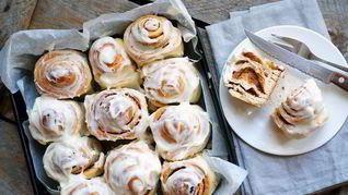 Дрожжевые булочки Синнабон с корицей