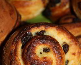 Французские булочки с изюмом