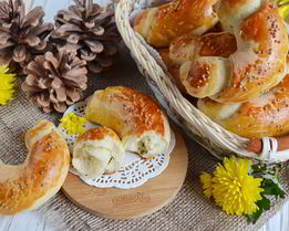 Круассаны-рогалики с прованскими травами