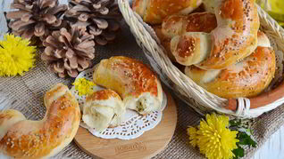 Круассаны-рогалики с прованскими травами