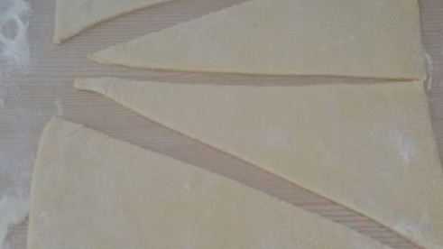 круассаны с финиками и медом