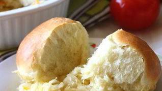 Пикантные булочки на капустной подушке