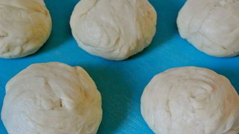 сдобные булочки с кунжутом