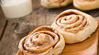 Слоеные плюшки с творогом