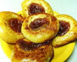 Творожная ватрушка с повидлом из дрожжевого теста