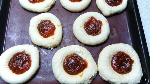 творожная ватрушка с повидлом из дрожжевого теста