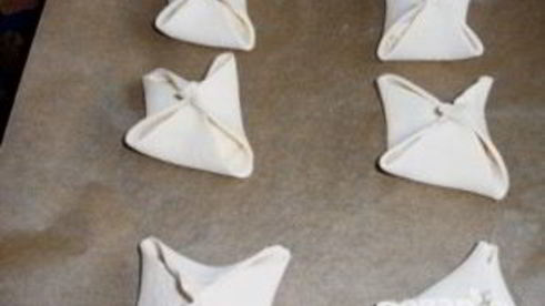 венгерская ватрушка с творогом из слоеного теста