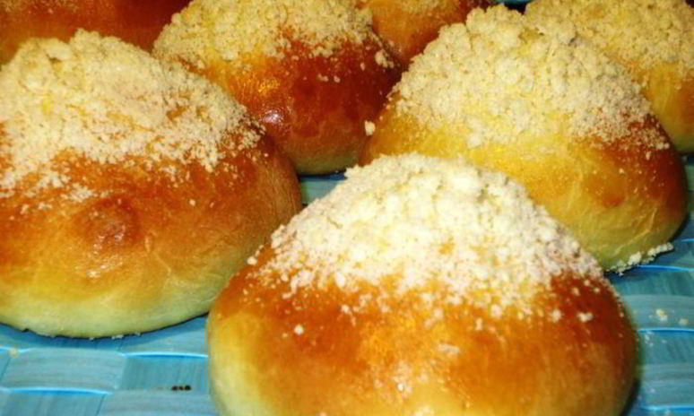 Рецепт воздушных булочек с шоколадной пастой и штрейзелем