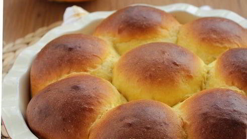 воздушные тыквенные булочки на сгущенке