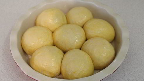 воздушные тыквенные булочки на сгущенке