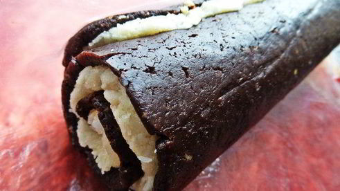 быстрый кокосово-шоколадный рулет