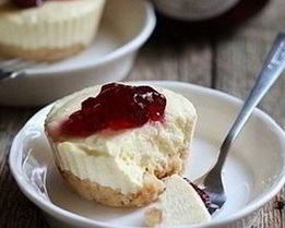 Быстрый мини-чизкейк в микроволновке