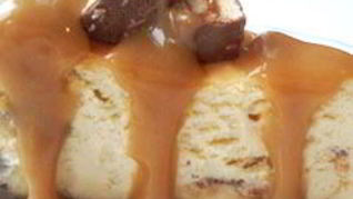 Чизкейк с карамельными батончиками