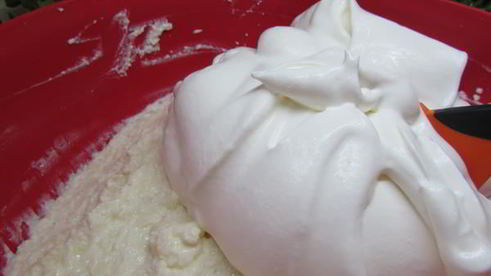 йогуртовый чизкейк на корже из фиников и кешью