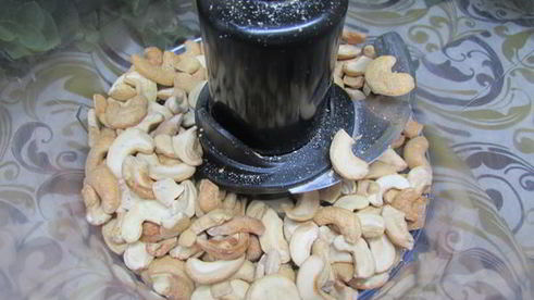 йогуртовый чизкейк на корже из фиников и кешью