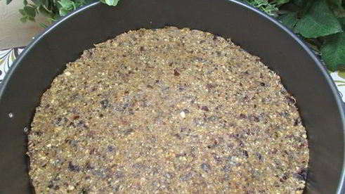 йогуртовый чизкейк на корже из фиников и кешью