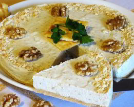 Закусочный чизкейк с горгонзолой и грецкими орехами