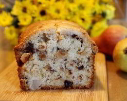 Грушевый кекс с шоколадом и фундуком