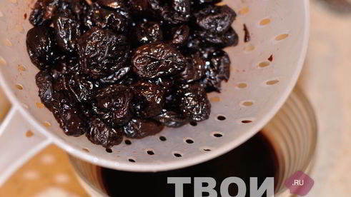 кекс с черносливом и портвейном