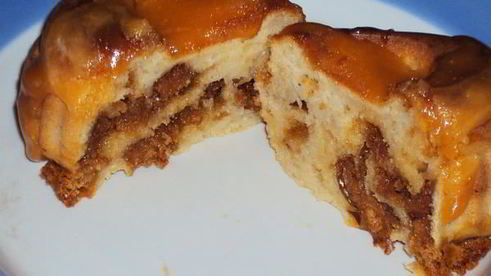 кекс с халвой и апельсиновой глазурью