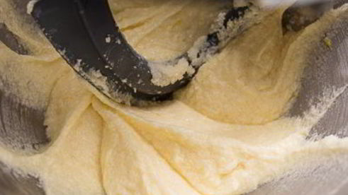 кекс с кукурузной мукой и клюквой